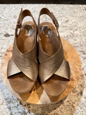 Clarks Annadel Eirwyn 3 inch cork Wedge Sandals, Gold, Women's 9.